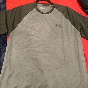 Under Armour Heatgear Large size tee shirt